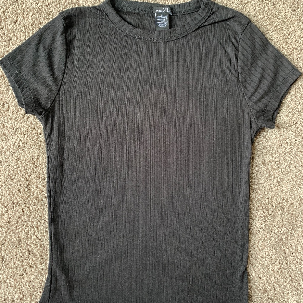 Women’s rubbed black fitted tshirt